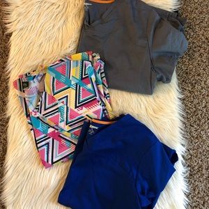 ✨SOLD✨Scrub Top Bundle